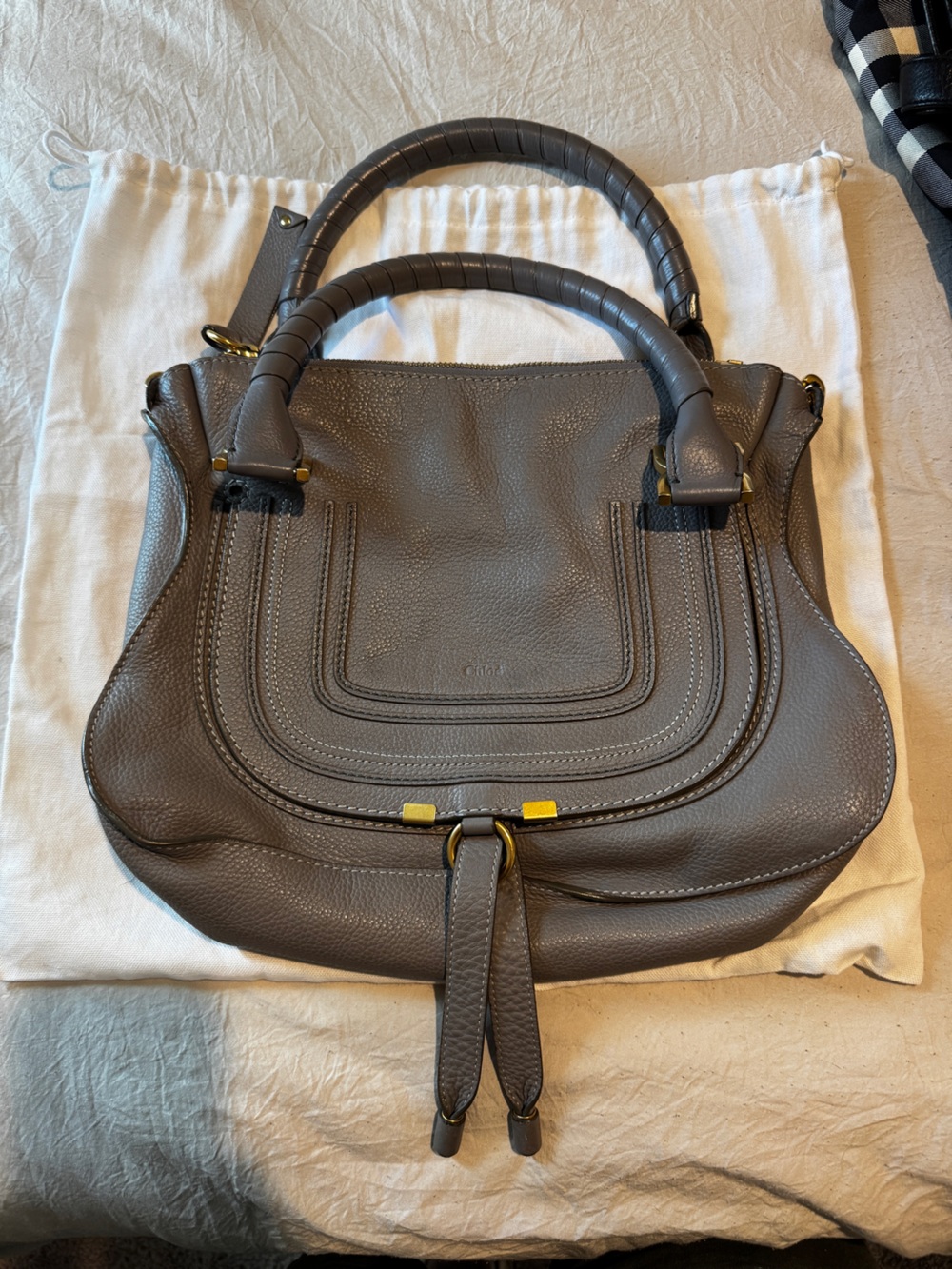 Chloé Marcie Medium Double Carry Satchel Bag in Grained Leather - CASHMERE GREY - Picture 7 of 13